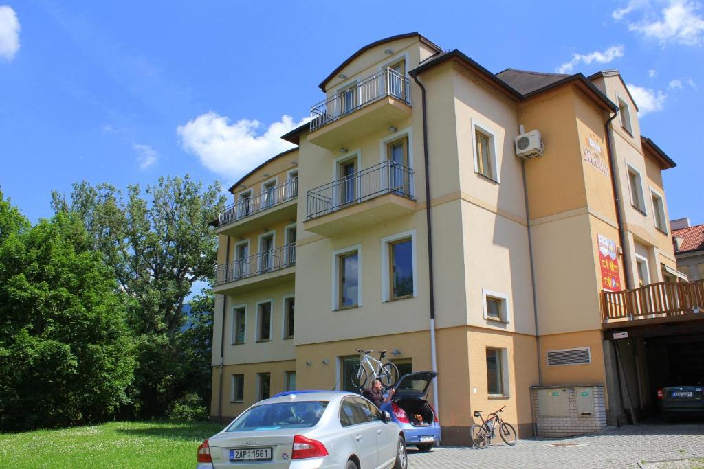 Family Hotel Maxim Beroun (Central Bohemian) Exterior foto